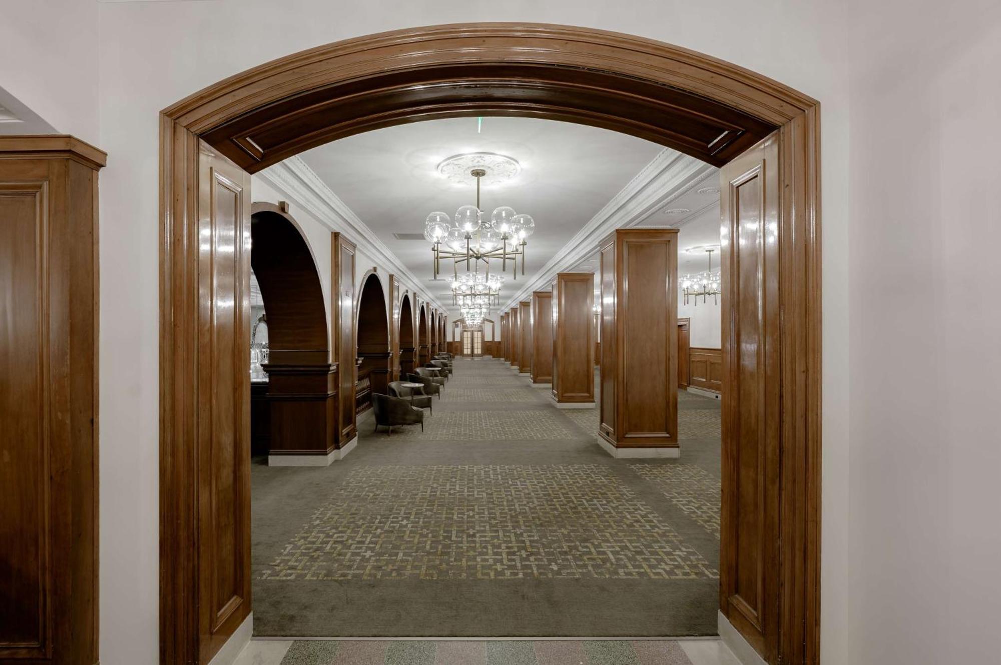 Hotel Fort Des Moines, Curio Collection By Hilton Exterior photo
