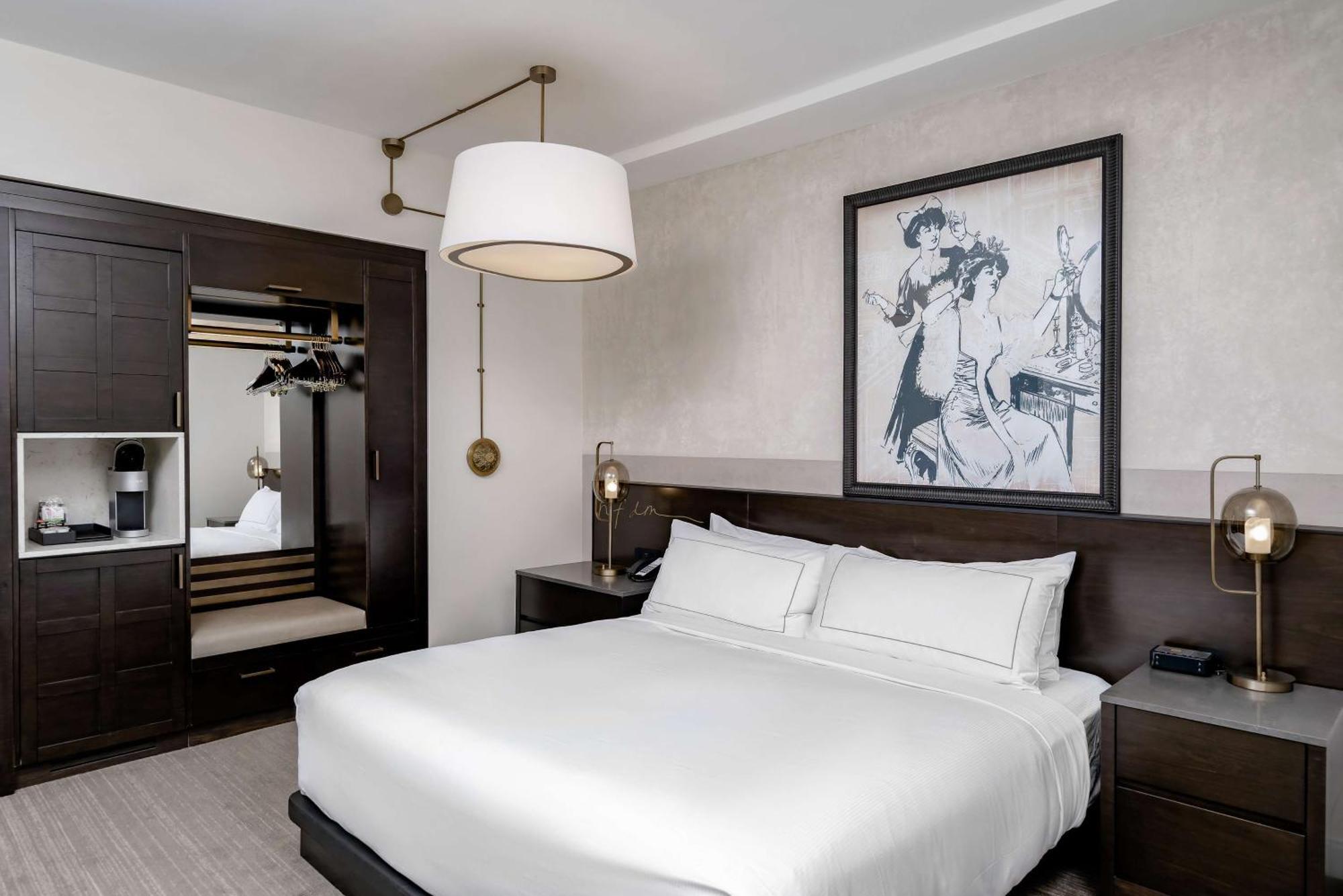 Hotel Fort Des Moines, Curio Collection By Hilton Exterior photo