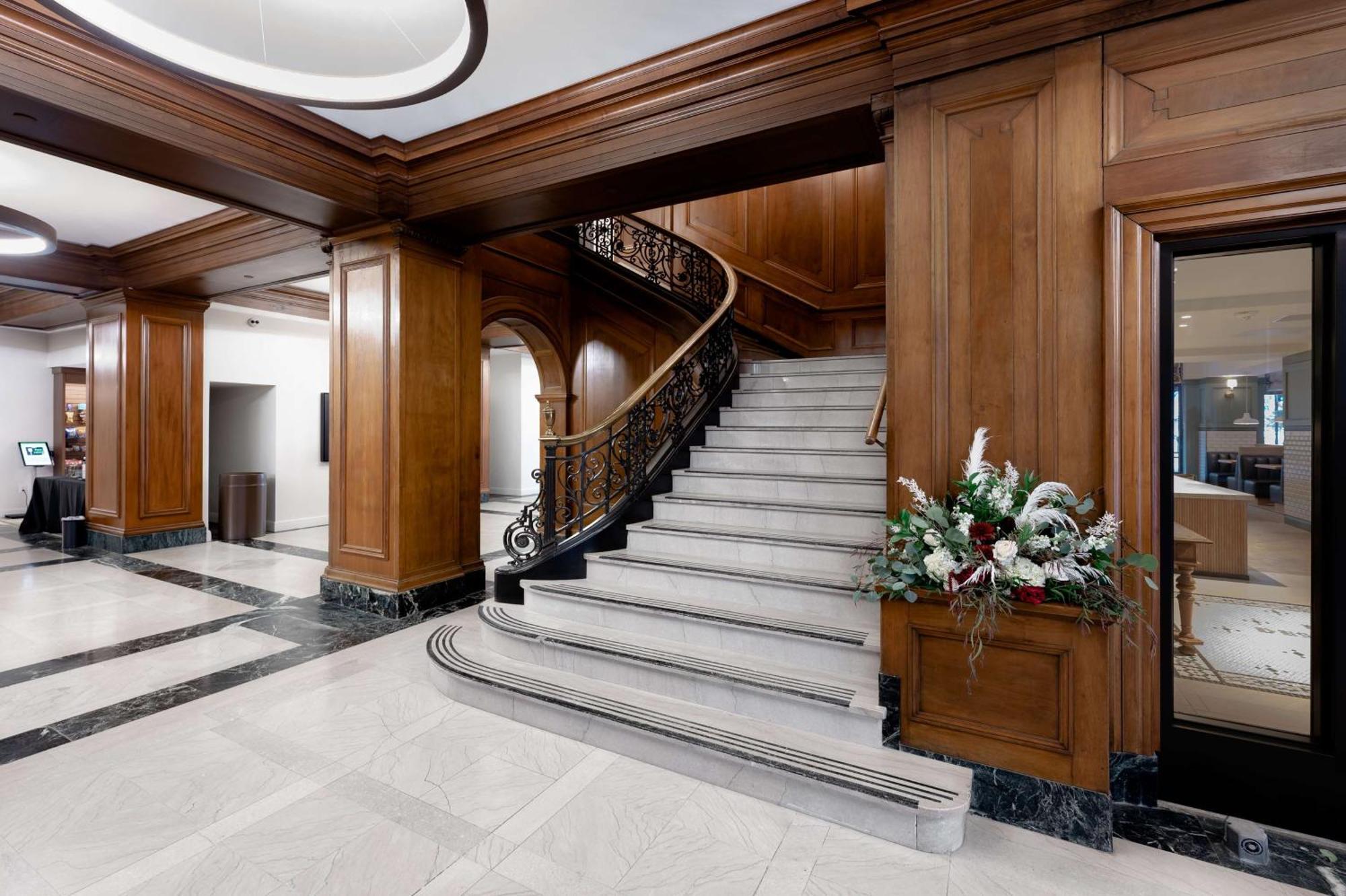 Hotel Fort Des Moines, Curio Collection By Hilton Exterior photo